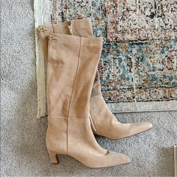 Sam Edelman Molly Light Golden Caramel Suede Kitten Heel Boot - Picture 1 of 6